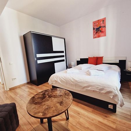 Ultracentral 5* Boutique Hotel Style Apartment. Brand New. 2 Rooms. Spacious. Free Parking Kolozsvár Kültér fotó