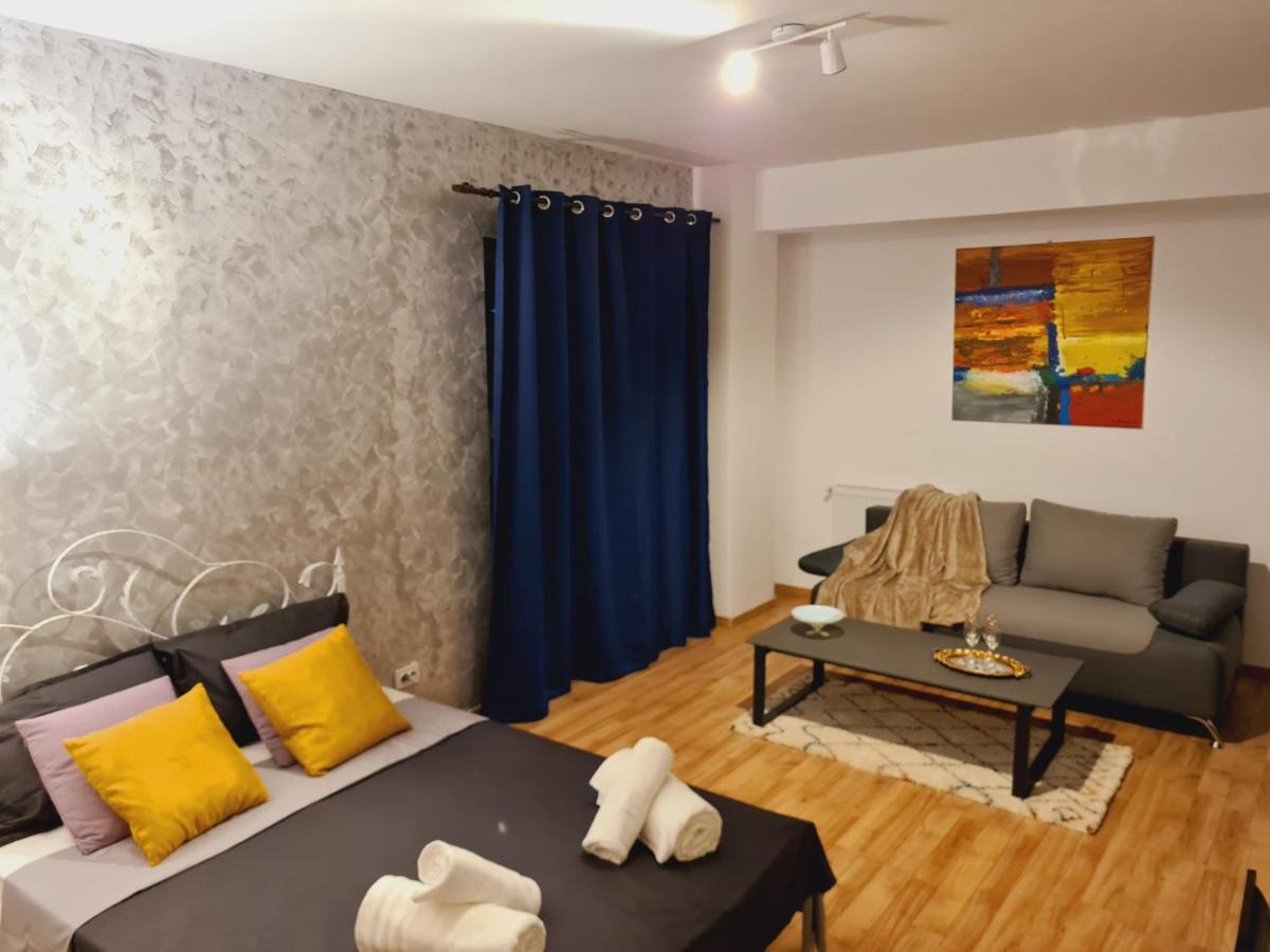 Ultracentral 5* Boutique Hotel Style Apartment. Brand New. 2 Rooms. Spacious. Free Parking Kolozsvár Kültér fotó