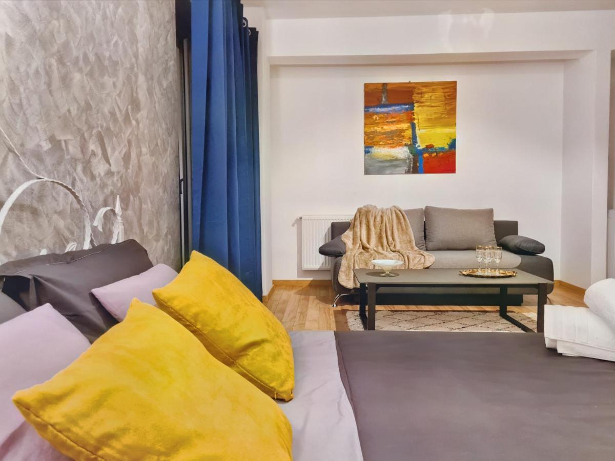 Ultracentral 5* Boutique Hotel Style Apartment. Brand New. 2 Rooms. Spacious. Free Parking Kolozsvár Kültér fotó